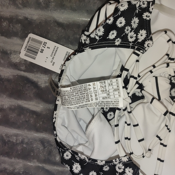 Forever 21 Striped and Floral One-Piece Swimsuit, Size Small NWT - Picture 4 of 5